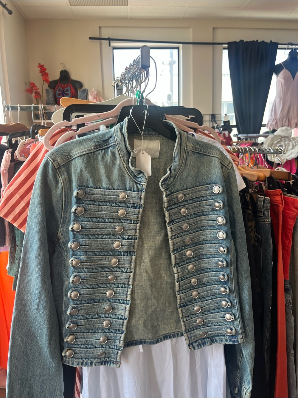 Military-Style Light Wash Denim Jacket with Button Trim